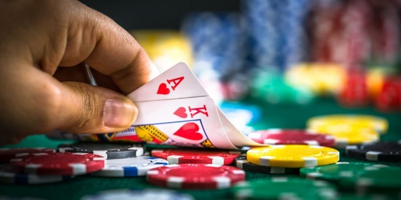 Pasos para ganar dinero jugando al póker online