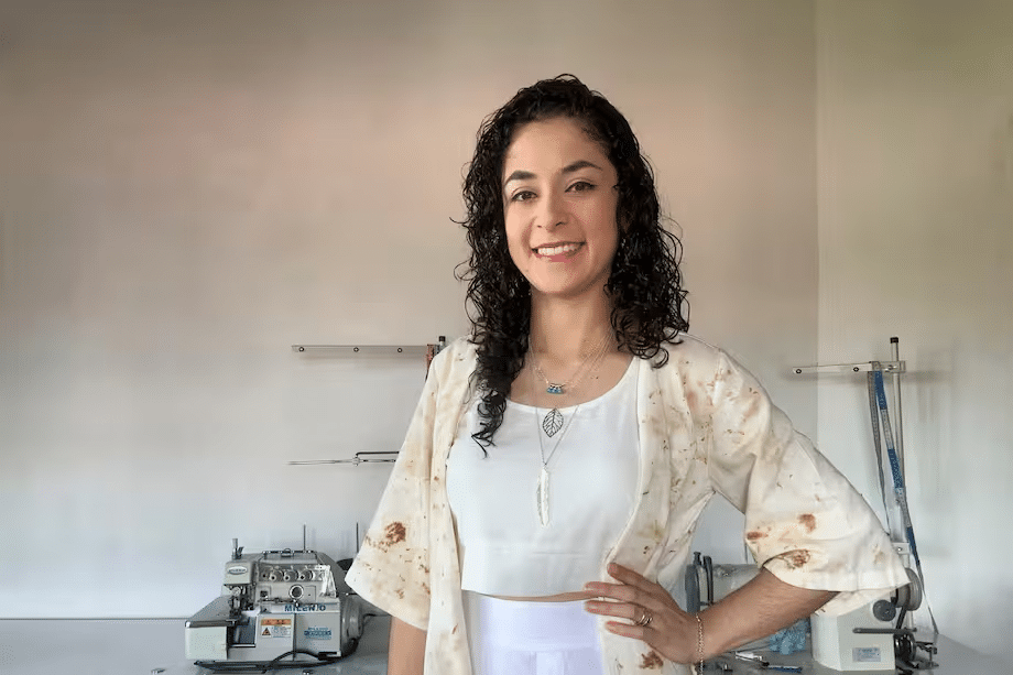 Lee más sobre el artículo Marca de ropa ecológica artesanal: éxito de una emprendedora colombiana