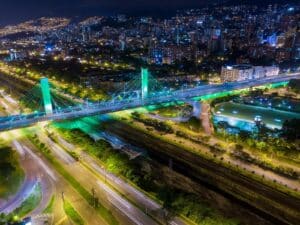 Guía Completa para Viajar a Medellín Barato 2025