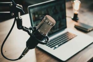 Crear un Podcast Empresarial Exitoso