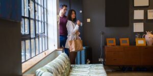 Beneficios de invertir en propiedades para alquiler turístico en Colombia