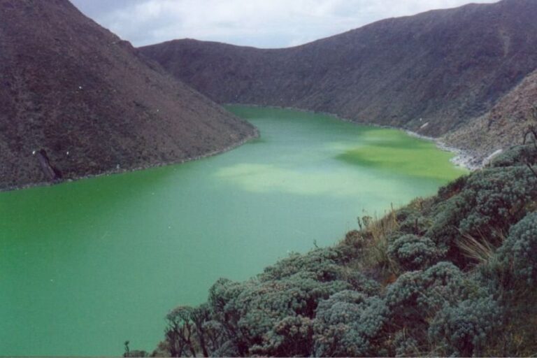 Laguna Verde Volcán Azufral