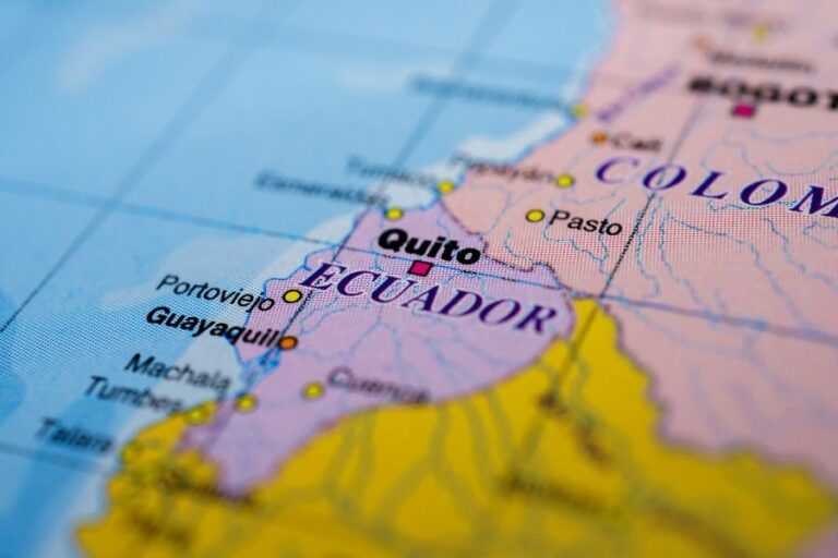 Cómo cruzar la frontera de Colombia a Ecuador: guía 2025 para viajeros desde Ipiales