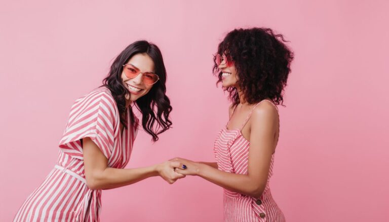 Pagar por Amistad: Un Nuevo Fenómeno Social