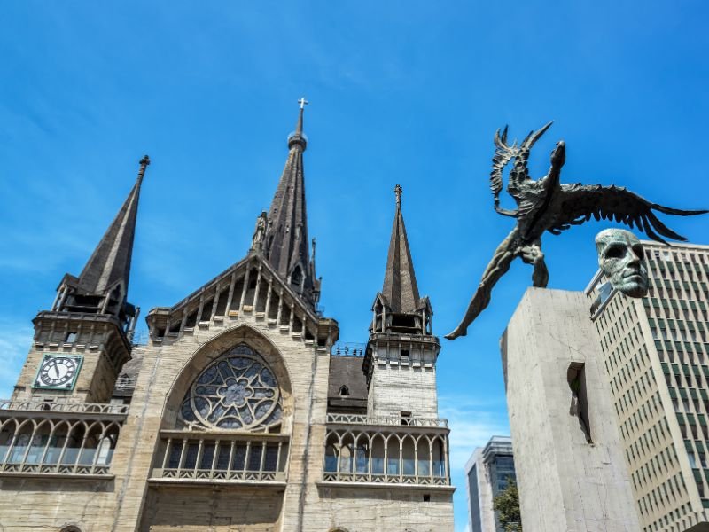 Explorando Manizales: Naturaleza y Aventura para Todos